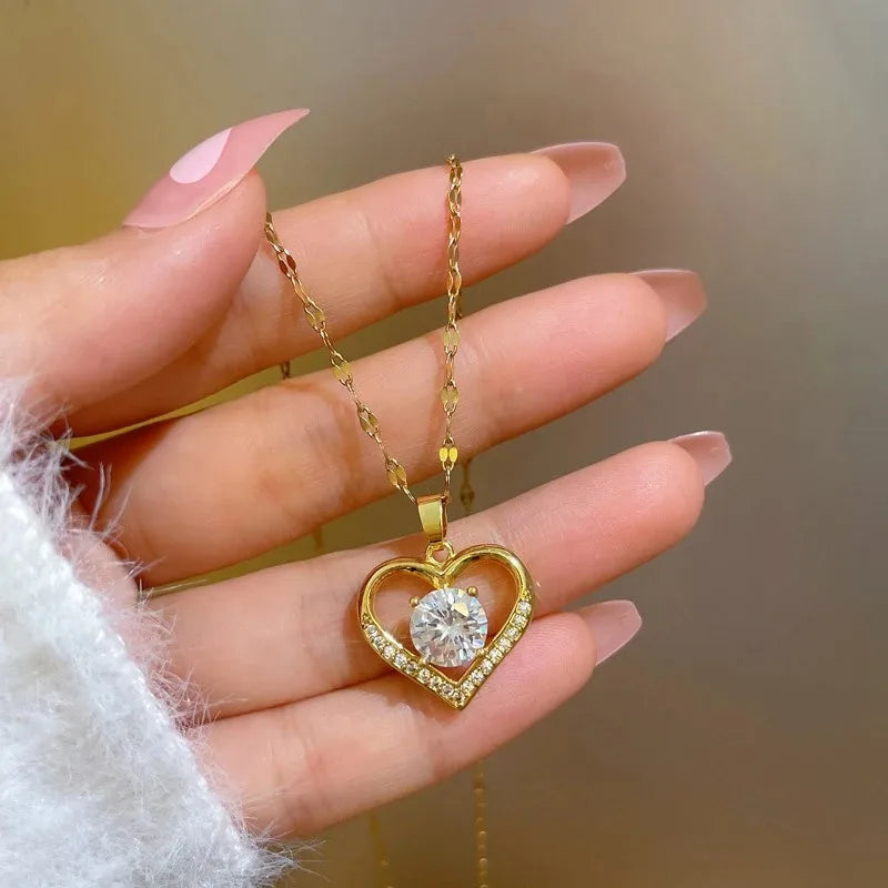 Golden Heart & Lips Pendant Necklace®