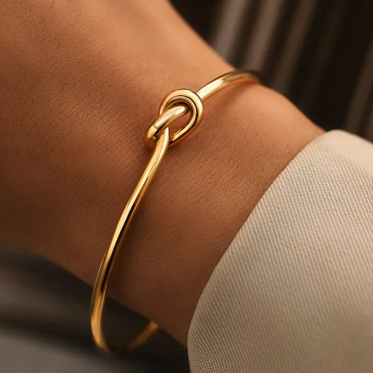 Noir Twist Bangle®