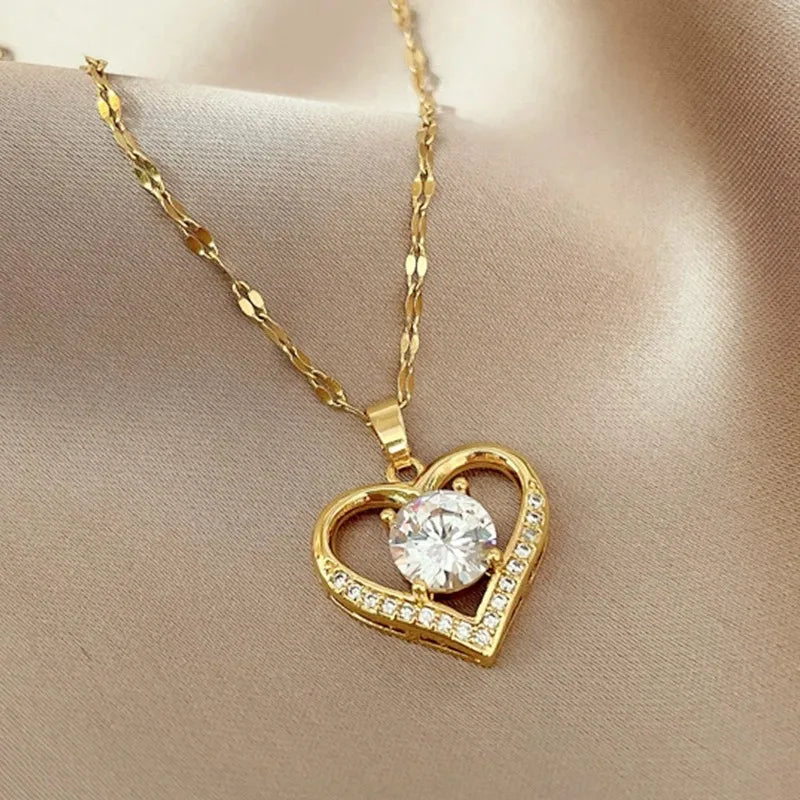 Golden Heart & Lips Pendant Necklace®