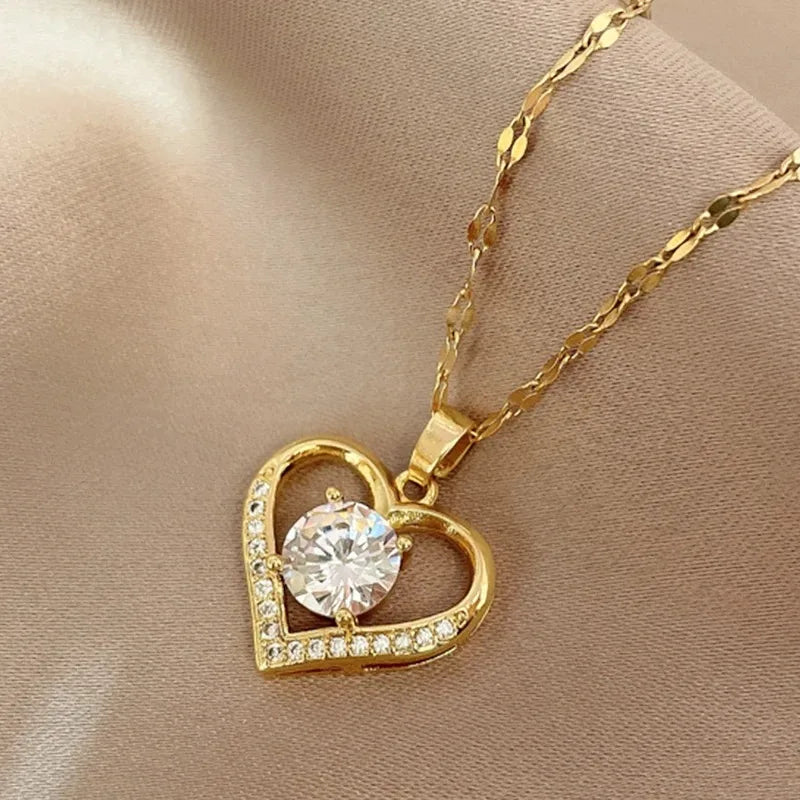 Golden Heart & Lips Pendant Necklace®